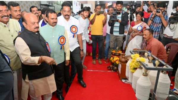 ಬೆಂಗಳೂರು: ಖಾದಿ ಗ್ರಾಮೋದ್ಯೋಗ ಸಂಸ್ಥೆಗೆ ಆರ್ಥಿಕ ಬಲ ತುಂಬಲಿದ್ದೇವೆ: ಸಿಎಂ ಬೊಮ್ಮಾಯಿ
