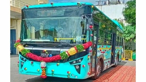 ಬೆಂಗಳೂರಿಂದ ಮೈಸೂರು ತಲುಪಿದ ಮೊದಲ ಇ-ಬಸ್: ಎಷ್ಟು ಗಂಟೆ ಪ್ರಯಾಣಿಸಿತು? ಮುಂದೆ ಯಾವ ನಗರಗಳ ನಡುವೆ ಸಂಚರಿಸಲಿದೆ? ಮಾಹಿತಿ ಇಲ್ಲಿದೆ