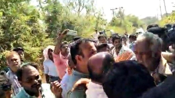 ಜಗಳೂರು; ಉಡಾಫೆ ಉತ್ತರ ನೀಡಿದ ಎಇಇಗೆ ರೈತರಿಂದ ಬಿತ್ತು ಗೂಸಾ