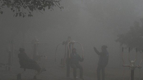 ದಟ್ಟ ಮಂಜು: ರೈಲು, ವಿಮಾನ ವಿಳಂಬ, ಜನವರಿ 18ರ ವರೆಗೆ ಶೀತಗಾಳಿ ಮುಂದುವರಿಕೆ