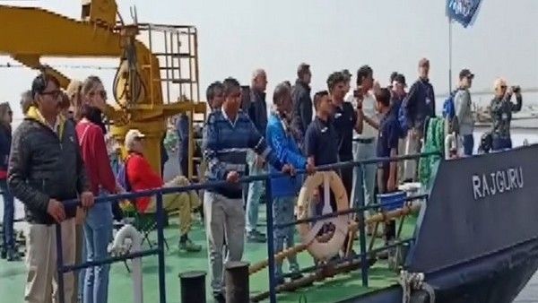 Ganga Vilas : ಮೂರೇ ದಿನಕ್ಕೆ ಕೆಸರಿನಲ್ಲಿ ಸಿಕ್ಕಿನಿಂತ ಕ್ರೂಸ್, ಆಗಿದ್ದೇನು?