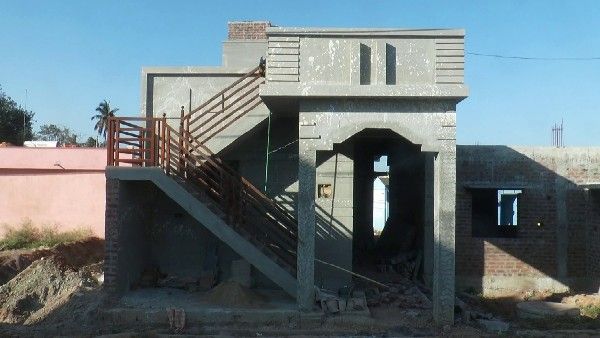 ಭೂಮಿ ವಿವಾದ: ಬಹಿಷ್ಕಾರ ಹಾಕಿ ಹೊಸ ಮನೆ ಕೆಡವಲು ಆಗ್ರಹ