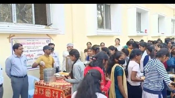 ಹೆಣ್ಣು ಮಕ್ಕಳ ಹಸಿವು ನೀಗಿಸುವ 'ಸಂತೃಪ್ತಿ': ಮಹಾರಾಣಿ ವಿಜ್ಞಾನ ಕಾಲೇಜಿನಲ್ಲಿ ವಿನೂತನ ಕಾರ್ಯ