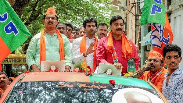 ಮತ್ತೆ ಬಿಜೆಪಿಗೆ ಮರಳಲಿದ್ದಾರೆಯೇ ಜನಾರ್ಧನ ರೆಡ್ಡಿ? ಅಪಾಯದ ಮುನ್ಸೂಚನೆ ಪಡೆದ ಬಿಜೆಪಿ ನಾಯಕರಿಂದ ಮನವೊಲಿಕೆಗೆ ಯತ್ನ? ಇದನ್ನು ಓದಿ