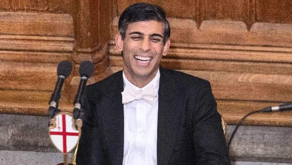 Rishi Sunak: ಕಾರಿನಲ್ಲಿ ಸೀಟ್ ಬೆಲ್ಟ್ ಧರಿಸದ ಬ್ರಿಟನ್ ಪ್ರಧಾನಿ ರಿಷಿ ಸುನಕ್‌ಗೆ ದಂಡ ವಿಧಿಸಿದ ಪೊಲೀಸರು