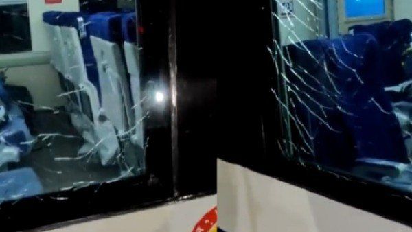 Vande Bharat express: ಆಂಧ್ರಪ್ರದೇಶದಲ್ಲಿ ವಂದೇ ಭಾರತ್ ಮೇಲೆ ಕಲ್ಲು ತೂರಾಟ ನಡೆಸಿದ್ದ ಮೂವರ ಬಂಧನ