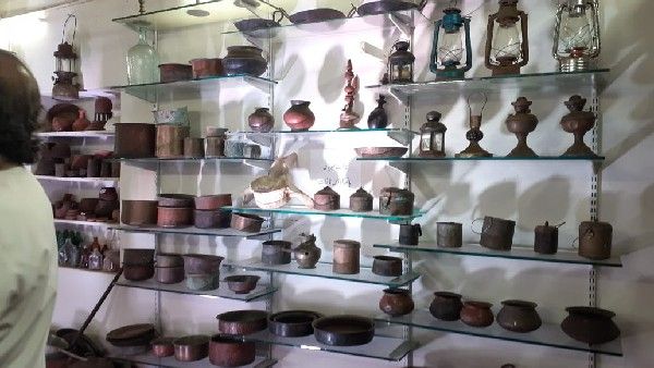 ವಿಶೇಷ ಆಸಕ್ತಿ: ಮನೆಯನ್ನೇ ಪ್ರಾಚೀನ ವಸ್ತುಗಳ ಸಂಗ್ರಹಾಲಯ ಮಾಡಿದ ಮುಸ್ಲಿಂ ಕುಟುಂಬ