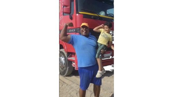 15,730 ಕೆಜಿ ಟ್ರಕ್ ಅನ್ನು ಹಲ್ಲುಗಳಿಂದ ಎಳೆದು ದಾಖಲೆ ಬರೆದ ಈಜಿಪ್ಟ್ ವ್ಯಕ್ತಿ