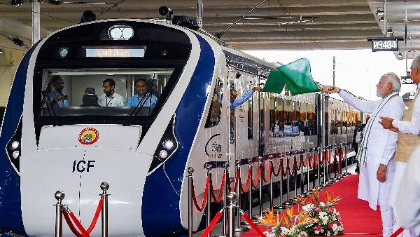 Vande Bharat Express: ದೆಹಲಿಯಿಂದ ಜೈಪುರ್‌ಗೆ ಕೇವಲ 105 ನಿಮಿಷದಲ್ಲಿ ಪ್ರಯಾಣ!