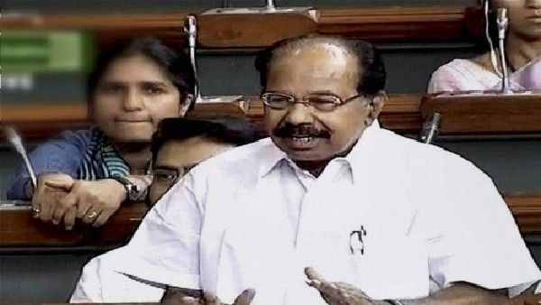 ನಾನಾಗಲಿ, ನನ್ನ ಮಗನಾಗಲಿ ಚುನಾವಣೆಯಲ್ಲಿ ಸ್ಪರ್ಧಿಸಲ್ಲ: ವೀರಪ್ಪ ಮೊಯ್ಲಿ