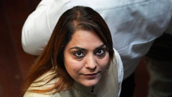 'ಶೆಲ್ಲಿ ಒಬೆರಾಯ್' ಈಗ ದೆಹಲಿ ಮೇಯರ್: ಗೂಂಡಾಗಳು ಸೋತರು ಎಂದ ಎಎಪಿ- ಕೊನೆಯಾದ ಸಂಘರ್ಷದ ವರದಿ, ವಿವರ