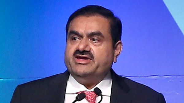 ಅದಾನಿ ನೀಡಿದ ಹೊಡೆತಕ್ಕೆ ತತ್ತರಿಸಿದ LIC: 50 ದಿನಗಳಲ್ಲಿ ಎಲ್‌ಐಸಿಗೆ ಎಷ್ಟು ಸಾವಿರ ಕೋಟಿ ನಷ್ಟ? ಬೆಚ್ಚಿಬೀಳಿಸುವ ಅಂಕಿಅಂಶ