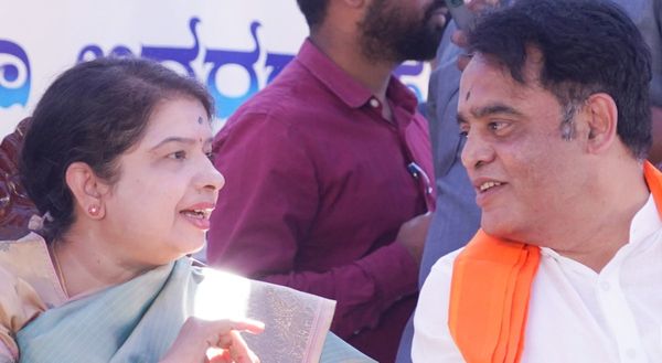 ಓರ್ವ ಶಾಸಕಿಗೆ ಅಪಮಾನಿಸಿದ ಸಚಿವರ ನಡೆಯನ್ನು ಖಂಡಿಸಬೇಕು: ಅಶ್ವತ್ಥ ನಾರಾಯಣ ವಿರುದ್ದ ಸರಣಿ ಟ್ವೀಟ್ ಮಾಡಿದ ಶಾಸಕಿ