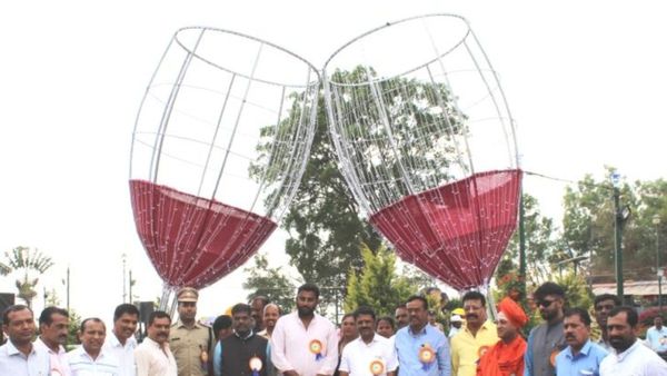 ಮಡಿಕೇರಿಯಲ್ಲಿ ಕಣ್ಮನ ಸೆಳೆಯುತ್ತಿದೆ ಫಲಪುಷ್ಪ ಪ್ರದರ್ಶನ 