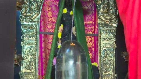 Maha Shivratri: ಲಿಂಗದಹಳ್ಳಿಯಲ್ಲಿ ಬೃಹತ್ ಗ್ರಾತದ ಸ್ಫಟಿಕ ಲಿಂಗಕ್ಕೆ ಪೂಜೆ ಸಲ್ಲಿಸಿದ ಸಾವಿರಾರು ಭಕ್ತರು, ವಿಶೇಷತೆ ತಿಳಿಯಿರಿ