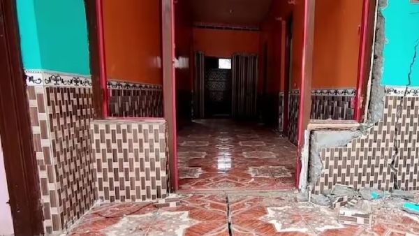 ಜಮ್ಮು ಮತ್ತು ಕಾಶ್ಮೀರದ ಮನೆಗಳಲ್ಲಿ ಹೆಚ್ಚಾದ ಬಿರುಕು: ಆತಂಕದಲ್ಲಿ ಸ್ಥಳೀಯರ ವಾಸ!