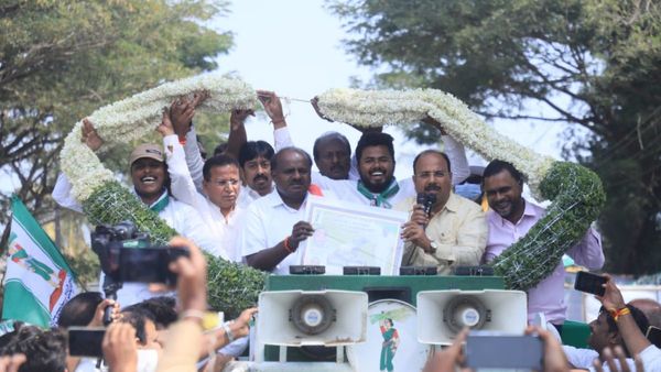 ಹಿಂದಿ, ಇಂಗ್ಲಿಷ್ ಭಾಷೆಯಿಂದ ರಾಜ್ಯದ ಗ್ರಾಮೀಣ ಬ್ಯಾಂಕಿಂಗ್ ವ್ಯವಸ್ಥೆ ಅಯೋಮಯ; ಜೆಡಿಎಸ್ ಆರೋಪ