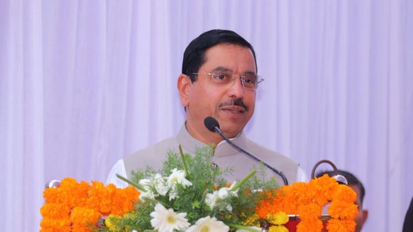 D.Roopa vs Rohini Sindhuri: ರೂಪಾ, ರೋಹಿಣಿ ಸಿಂಧೂರಿ ಮೇಲೆ ಕ್ರಮ ಕೈಗೊಳ್ಳಲು ಪ್ರಲ್ಹಾದ್ ಜೋಶಿ ಆಗ್ರಹ