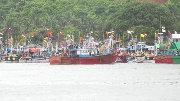 ಕರಾವಳಿಯಲ್ಲಿ ಪ್ರಯೋಜನಕ್ಕೆ ಬಾರದ ಲಾಂಗ್ ಲೈನರ್ ಬೋಟ್‌ಗಳು, ಆಕ್ರೋಶಗೊಂಡ ಮೀನುಗಾರರು