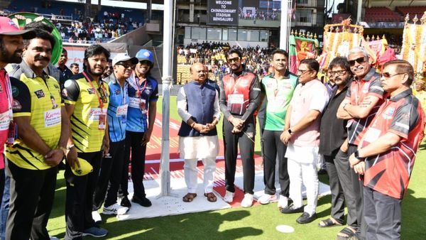 KCC ಸರಣಿಗೆ ಬೆಂಗಳೂರಿನ ಚಿನ್ನಸ್ವಾಮಿ ಕ್ರೀಡಾಂಗಣದಲ್ಲಿ ಚಾಲನೆ ನೀಡಿದ ಸಿಎಂ: ಯಾವ ನಟರು, ಕ್ರಿಕೆಟಿಗರು ಇದ್ದಾರೆ ನೋಡಿ