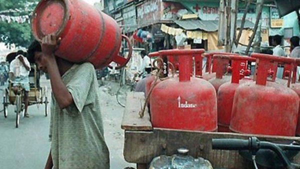 500 ರೂಪಾಯಿಗೆ ಎಲ್‌ಪಿಜಿ ಸಿಲಿಂಡರ್‌ ಕೊಟ್ಟ ರಾಜಸ್ತಾನ