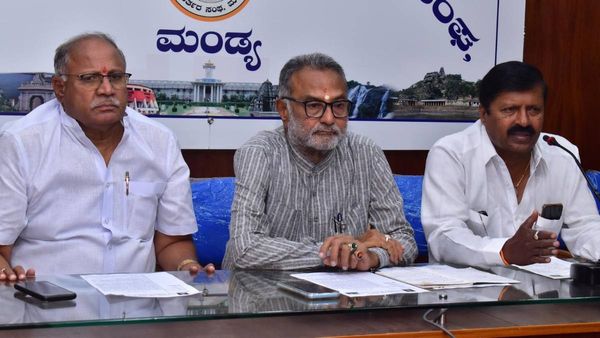 ಮೈಶುಗರ್ ಉಳಿಸಿಕೊಳ್ಳುವ ಇಚ್ಚಾಶಕ್ತಿ ಸರ್ಕಾರಕ್ಕಿಲ್ಲ- ಸಿದ್ದರಾಮೇಗೌಡ ಅಸಮಾಧಾನ