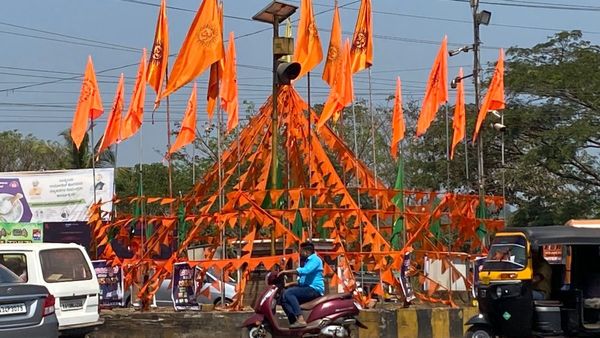 ಬಂಟ್ವಾಳ: ನಾರಾಯಣ ಗುರು ಸರ್ಕಲ್‌ನಲ್ಲಿ ಭಗವಾಧ್ವಜ-ಹಸಿರು ಬಾವುಟ ವಿವಾದ