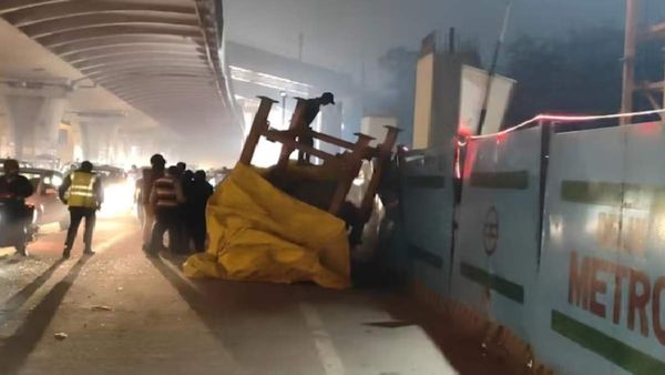 ಮೆಟ್ರೋ ಪಿಲ್ಲರ್‌ ಕುಸಿತ- ಓರ್ವನಿಗೆ ಗಾಯ- ಸ್ಥಳಕ್ಕೆ ದಾವಿಸಿದ ರಕ್ಷಣ ತಂಡ!