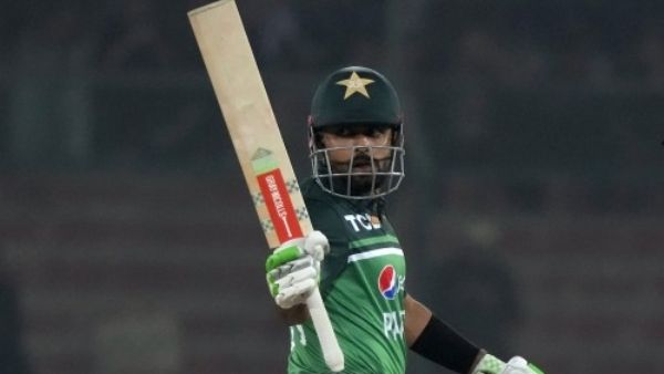 ಪಾಕಿಸ್ತಾನ: ಖ್ಯಾತ ಕ್ರಿಕೆಟಿಗರು ಆಟವಾಡುತ್ತಿದ್ದ ಸ್ಟೇಡಿಯಂ ಪಕ್ಕ ರಸ್ತೆಯಲ್ಲಿ ಬಾಂಬ್ ಬ್ಲಾಸ್ಟ್!