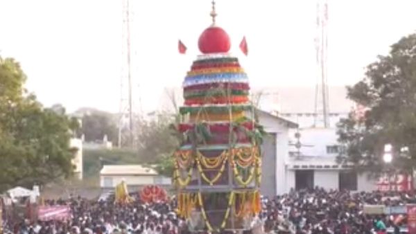 ಸ್ವಾಮೀಜಿಗಳ ಜಟಾಪಟಿ ನಡುವೆಯೂ ಅದ್ಧೂರಿಯಾಗಿ ನೆರವೇರಿದ ಶಿವಾನಂದ ಬ್ರಹನ್ಮಠದ ರಥೋತ್ಸವ