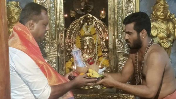 U T Khader Profile: ಕೋಲಕ್ಕೂ ಸೈ, ಬ್ರಹ್ಮಕಲಶಕ್ಕೂ ಸೈ, ರಾಜ್ಯದ ಸಂಭಾವಿತ ರಾಜಕಾರಣಿ