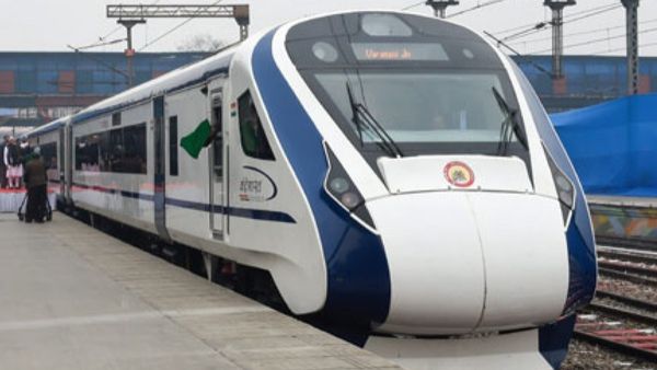 ಕರ್ನಾಟಕದಲ್ಲಿ ವಂದೇ ಭಾರತ್ ರೈಲಿಗೆ ಹೆಚ್ಚಿದ ಬೇಡಿಕೆ: ಪ್ರತಿನಿತ್ಯ 95% ಆಸನಗಳು ಭರ್ತಿ