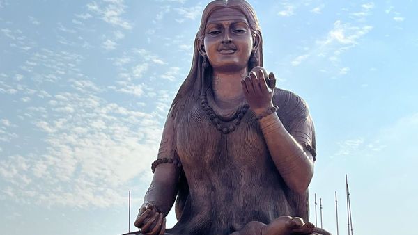 Shivamogga: ಅಕ್ಕಮಹಾದೇವಿಯ ಕಂಚಿನ ಪ್ರತಿಮೆ ಅನಾವರಣಗೊಳಿಸಲಿರುವ ಸಿಎಂ- 'ಕೈ' ಕಿಡಿ