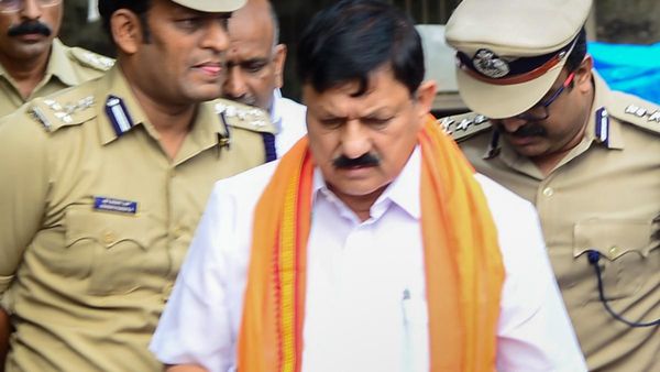 ಅರಸೀಕೆರೆ: ಗೃಹ ಸಚಿವ ಆರಗ ಜ್ಞಾನೇಂದ್ರ ಬೆಂಗಾವಲು ವಾಹನ ಡಿಕ್ಕಿ, ಬೈಕ್ ಸವಾರ ಸಾವು