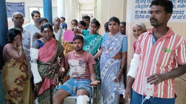 ಕಮ್ಮರಚೇಡು: ಮನೆಯ ತಡೆಗೋಡೆ ಕೆಡವಿದ ಅಧಿಕಾರಿಗಳು: ಆತ್ಮಹತ್ಯೆಗೆ ಯತ್ನಿಸಿದ ಒಂದೇ ಕುಟುಂಬದ ನಾಲ್ವರು