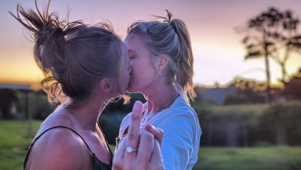 ಅಂದು ಕೊಹ್ಲಿಗೆ ಪ್ರಪೋಸ್ ಮಾಡಿ ಇಂದು ಗೆಳತಿಯನ್ನೇ ಮದುವೆಯಾದ ಸ್ಟಾರ್ ಆಟಗಾರ್ತಿ!