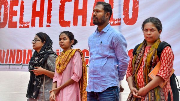 JNU New Rules : ಜೆಎನ್‌ಯು ಹೊಸ ನಿಯಮಗಳು: ಧರಣಿ ನಡೆಸಿದರೇ ಜೇಬಿಗೆ ಬರೆ, ಹಿಂಸಾಚಾರದಿಂದ ಕಾಲೇಜು ಪ್ರವೇಶಕ್ಕೆ ಕುತ್ತು!