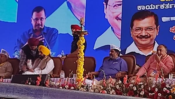 ಭ್ರಷ್ಟಚಾರ ಪ್ರಕರಣದಲ್ಲಿ ಶಾಸಕರನ್ನು ಬಂಧಿಸದ ಸರ್ಕಾರಕ್ಕೆ ಪದ್ಮಭೂಷಣ ಪ್ರಶಸ್ತಿ ನೀಡಬೇಕು-ಅರವಿಂದ್ ಕೇಜ್ರಿವಾಲ್