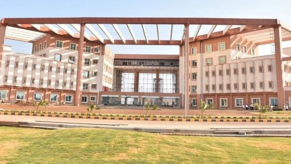 PM Modi Dharwad Visit: ಉತ್ತಮ ಶಿಕ್ಷಣ ಲಭ್ಯತೆಗೆ ಉತ್ತಮ ಸಂಸ್ಥೆಗಳ ಸ್ಥಾಪನೆ, ಹೆದ್ದಾರಿ ಜಾಲ ಅಭಿವೃದ್ಧಿಗೆ ಆದ್ಯತೆ: ಪ್ರಧಾನಿ