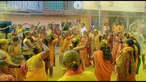 ಹುಬ್ಬಳ್ಳಿಯಲ್ಲಿ 20 ವರ್ಷಗಳ ಬಳಿಕ ಅದ್ಧೂರಿಯಾಗಿ ನಡೆದ ದ್ಯಾಮವ್ವದೇವಿ ಜಾತ್ರಾ, ಭಂಡಾರದಲ್ಲಿ ಮಿಂದ್ದೆದ್ದ ಭಕ್ತಗಣ