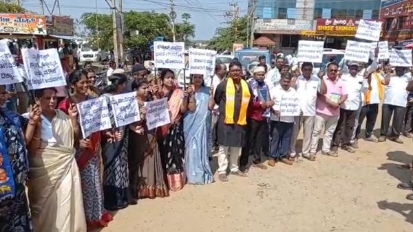 ಕೊಳ್ಳೇಗಾಲ: ಕಾಮಕಾರಿ ಪೂರ್ಣವಾಗದೇ ಹೈಟೆಕ್‌ ಬಸ್‌ ನಿಲ್ದಾಣದ ಉದ್ಘಾಟನೆ: ಎನ್‌.ಮಹೇಶ್‌ ವಿರುದ್ಧ ನಗರಸಭೆ ಸದಸ್ಯರ ಆಕ್ರೋಶ