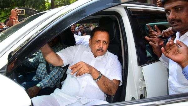 Madal Virupakshappa: ಬಂಧಿತರಾಗಿರುವ ಬಿಜೆಪಿ ಶಾಸಕ ಮಾಡಾಳ್ ವಿರೂಪಾಕ್ಷಪ್ಪ ಬಿಎಸ್‌ವೈ ಆಪ್ತ- ಇವರ ಹಿನ್ನೆಲೆ ತಿಳಿಯಿರಿ