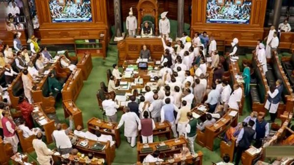 Parliament Budget Session 2023: ರಾಹುಲ್ ಗಾಂಧಿ ಕ್ಷಮೆಗೆ ಬಿಜೆಪಿ ಪಟ್ಟು, ಭಾಷಣ ವೇಳೆ ಮೈಕ್ ಆಫ್: ಖರ್ಗೆ ಆರೋಪ