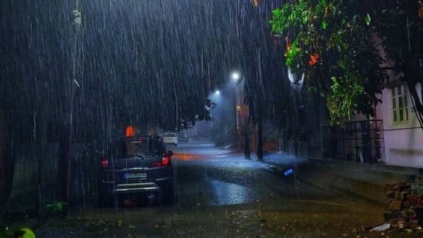 Bengaluru Rains : ಮಳೆಯಿಂದ ಹಲವು ಪ್ರದೇಶ ಜಲಾವೃತ, ವಿದ್ಯುತ್ ಕಡಿತ, ಟ್ರಾಫಿಕ್ ಜಾಮ್- ಮತ್ತೆ ಸಾರ್ವಜನಿಕರ ಆಕ್ರೋಶ