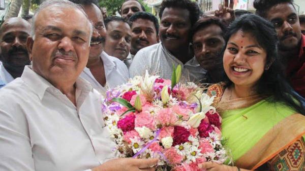 ಕಾಂಗ್ರೆಸ್ ಮೊದಲ ಪಟ್ಟಿಯಲ್ಲಿ ಅಪ್ಪ - ಮಕ್ಕಳ ಕಲರವ, ಯಾರವರು? ಯಾವ ಕ್ಷೇತ್ರ? ತಿಳಿಯಿರಿ