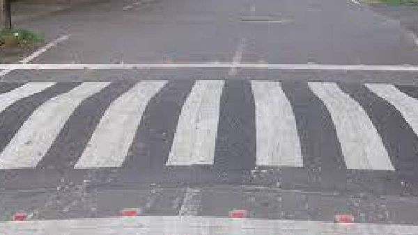 ಬೆಂಗಳೂರು ಬೈಕ್ ಸವಾರರೇ ಎಚ್ಚರ: ಅವೈಜ್ಞಾನಿಕ ಹಂಪ್‌ನಿಂದಾದ ಅಪಘಾತದಲ್ಲಿ ಸ್ಕೂಟರ್, ಮೊಬೈಲ್,ಹಣ ಮಾಯ