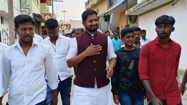 ಕಾರ್ಯಕರ್ತರ ಅಸಮಾಧಾನದ ನಡುವೆ ಶರತ್‌ ಬಚ್ಚೇಗೌಡಗೆ ಟಿಕೆಟ್‌: ಕಾಂಗ್ರೆಸ್‌ ಲೆಕ್ಕಚಾರವೇನು?