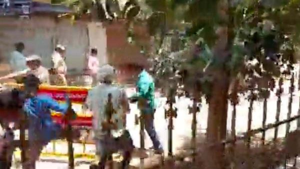 ಒಳಮೀಸಲಾತಿ ಕಿಚ್ಚು: ಬಂಜಾರ ಸಮುದಾಯದವರಿಂದ BSY ಮನೆ ಮೇಲೆ ಕಲ್ಲು ತೂರಾಟ: ಶಿಕಾರಿಪುರದಲ್ಲಿ ಸೆಕ್ಷನ್‌ 144 ಜಾರಿ