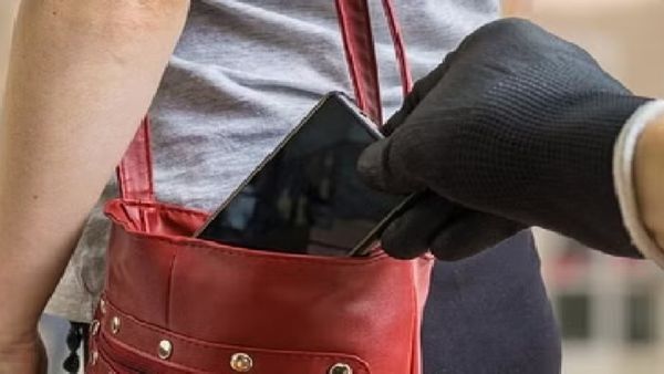 ಫೋನ್ ಕಳ್ಳರೇ ಹುಷಾರ್! ಕಳೆದು ಹೋದ ಮೊಬೈಲ್ ಪತ್ತೆ ತುಂಬಾ ಸುಲಭ- ರಾಜ್ಯದಲ್ಲಿ 2 ವಾರಗಳಲ್ಲಿ 2,500 ಫೋನ್‌ ಪತ್ತೆ ಮಾಡಿದ ಪೊಲೀಸ್