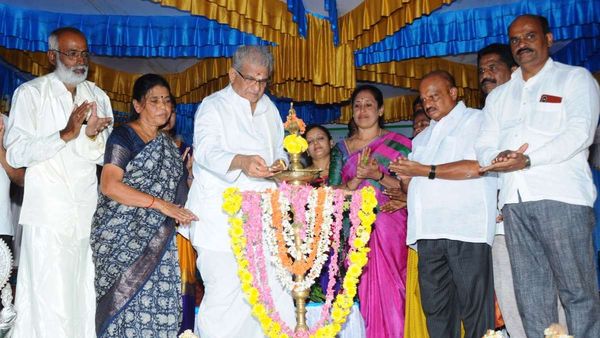 ಕೆರೆಗಳ ಹೂಳೇತ್ತುವುದರಿಂದ ಆ ಭಾಗದ ಮಣ್ಣು ಚಿನ್ನವಾಗುತ್ತದೆ-ಡಾ.ಡಿ. ವೀರೇಂದ್ರ ಹೆಗ್ಗಡೆ